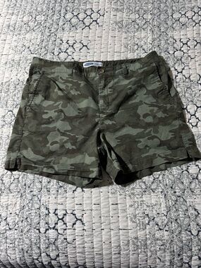 Old Navy Every Day Camoflauge Short Size 14